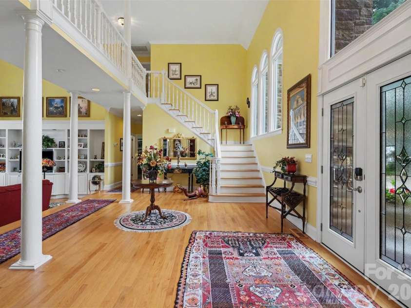 16105 Woolwine Road, Charlotte, NC 28278.  MLS# CAR4385988, YatesRealty ID 42509. Down stairs living room