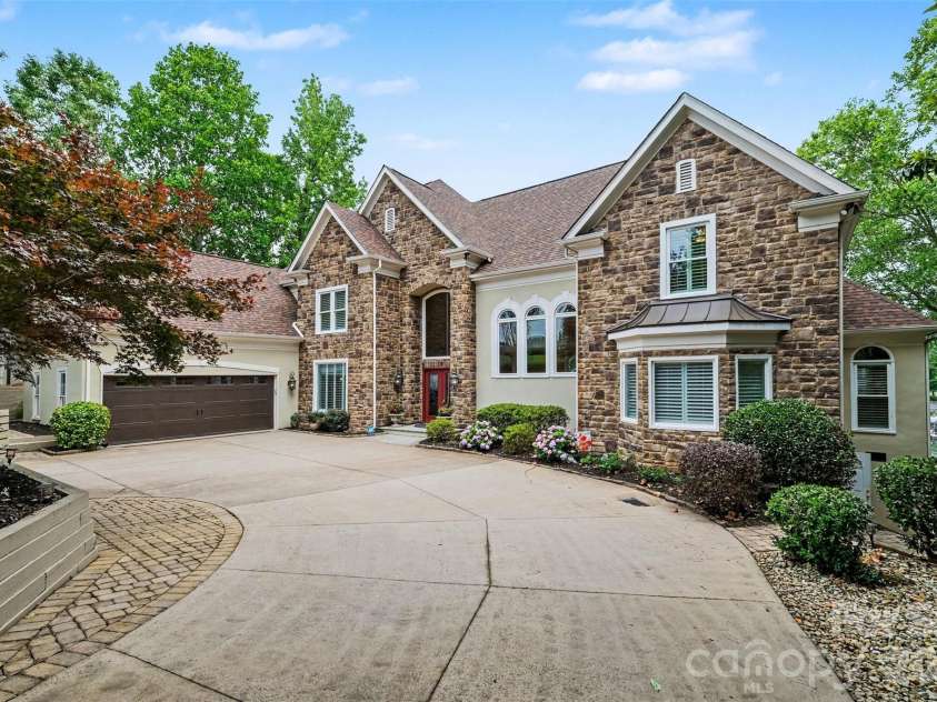 16105 Woolwine Road, Charlotte, NC 28278.  MLS# CAR4385988, YatesRealty ID 42509. Exterior