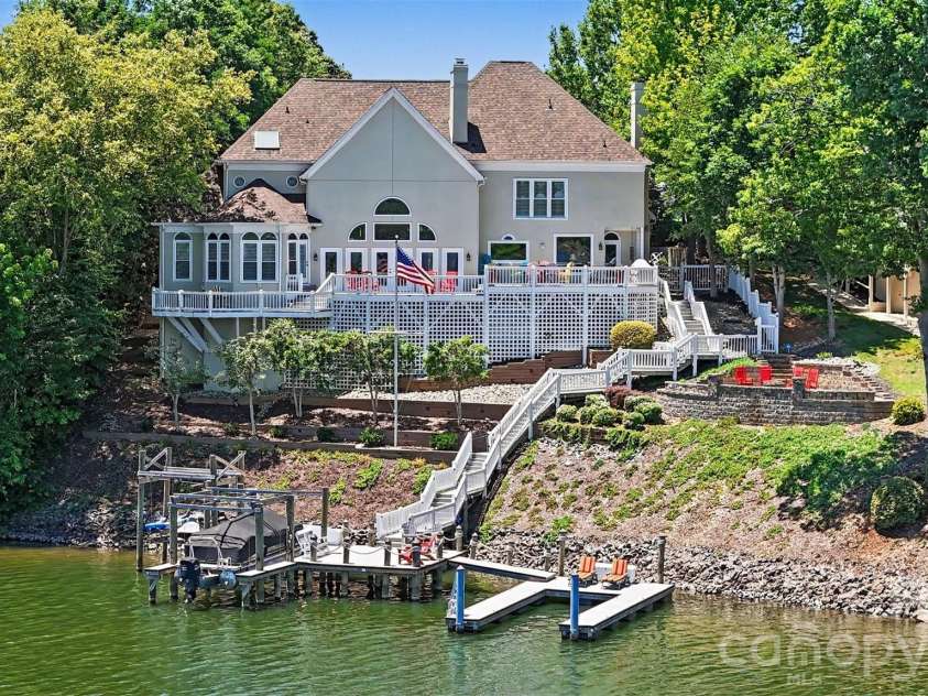 16105 Woolwine Road, Charlotte, NC 28278.  MLS# CAR4385988, YatesRealty ID 42509. Exterior