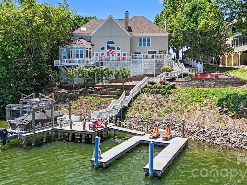 16105 Woolwine Road, Charlotte, NC 28278.  MLS# CAR4385988, YatesRealty ID 42509. Exterior