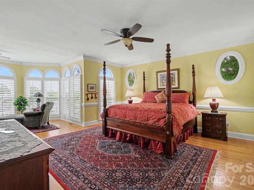 16105 Woolwine Road, Charlotte, NC 28278.  MLS# CAR4385988, YatesRealty ID 42509. Primary bedroom