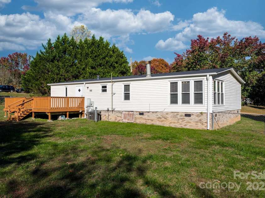 390 River Shoals Ridge Drive, Taylorsville, NC 28681.  MLS# CAR4319372, YatesRealty ID 4251. 