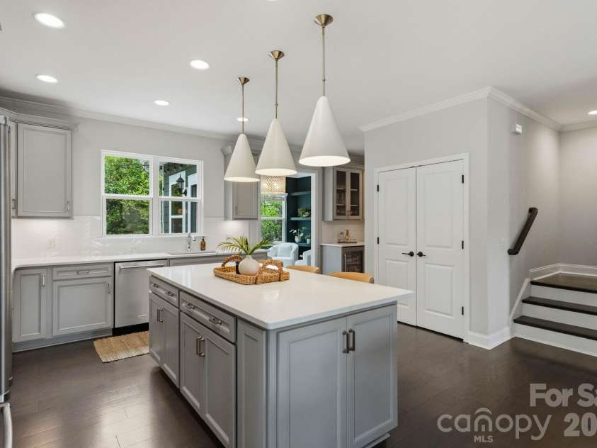 317 Belton Street, Charlotte, NC 28209.  MLS# CAR4410356, YatesRealty ID 42510. 
