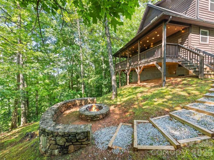 374 Rio Bravo Drive, Sylva, NC 28779.  MLS# CAR4412134, YatesRealty ID 42511. 
