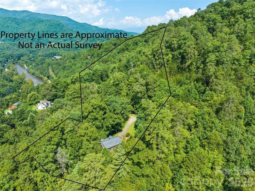 374 Rio Bravo Drive, Sylva, NC 28779.  MLS# CAR4412134, YatesRealty ID 42511. 