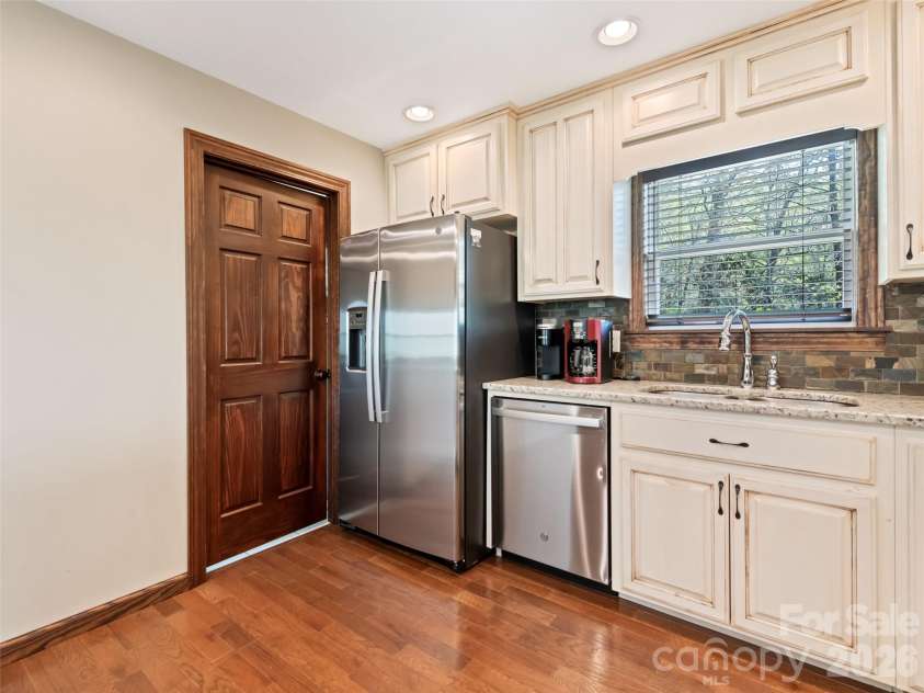 374 Rio Bravo Drive, Sylva, NC 28779.  MLS# CAR4412134, YatesRealty ID 42511. 