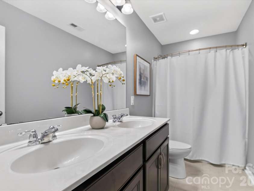 3153 Hartson Pointe Drive, Fort Mill, SC 29707.  MLS# CAR4400935, YatesRealty ID 42512. 