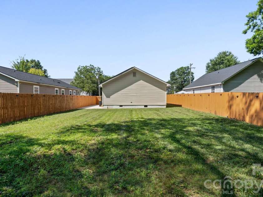 3208 Boyd Street, Charlotte, NC 28208.  MLS# CAR4410068, YatesRealty ID 42513. 