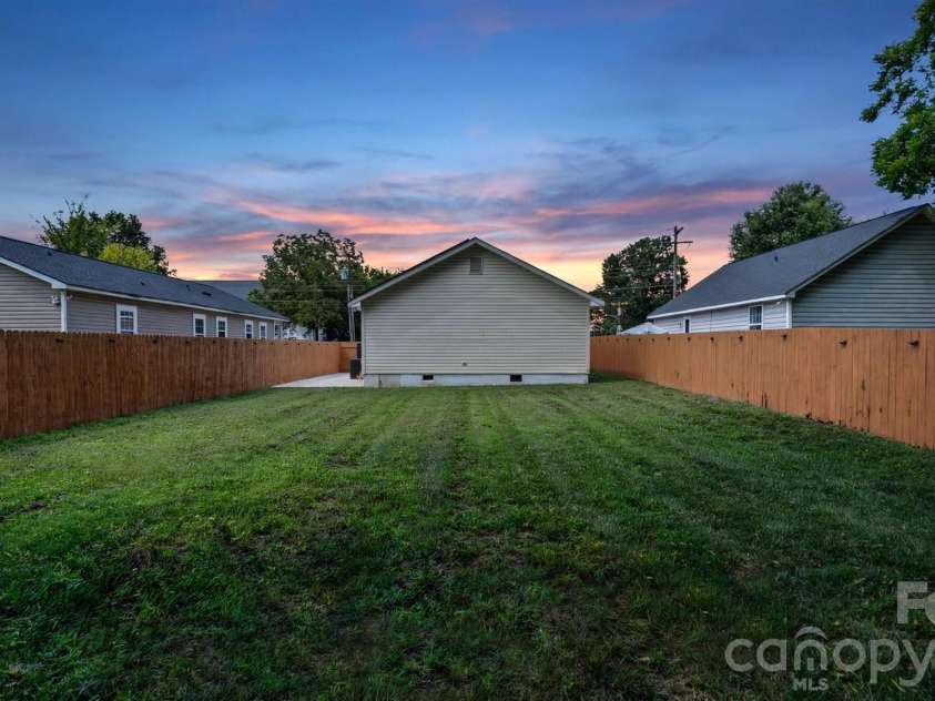 3208 Boyd Street, Charlotte, NC 28208.  MLS# CAR4410068, YatesRealty ID 42513. 