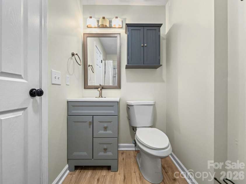 3208 Boyd Street, Charlotte, NC 28208.  MLS# CAR4410068, YatesRealty ID 42513. Full bathroom
