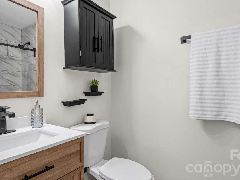 3208 Boyd Street, Charlotte, NC 28208.  MLS# CAR4410068, YatesRealty ID 42513. Primary bathroom
