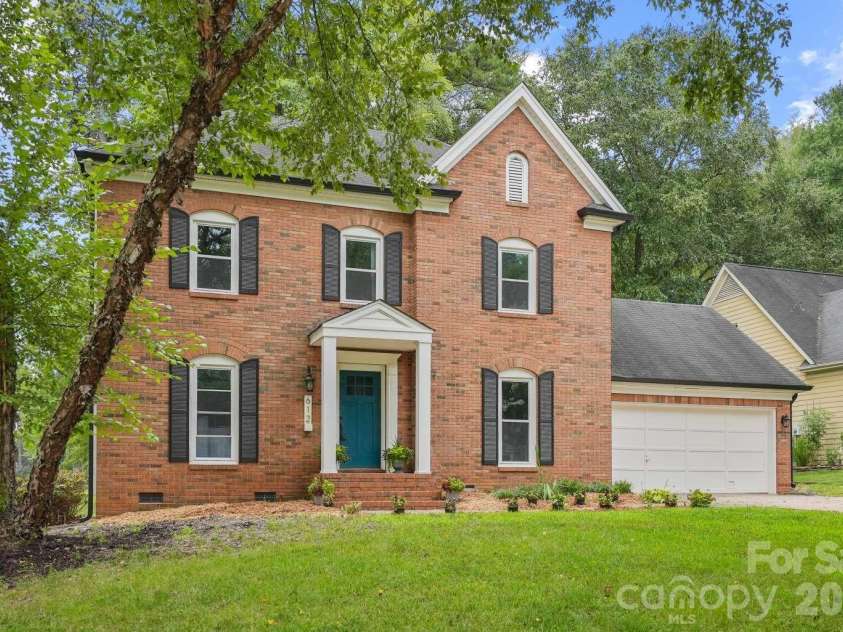 612 Grays Creek Lane, Charlotte, NC 28214.  MLS# CAR4412126, YatesRealty ID 42515. 