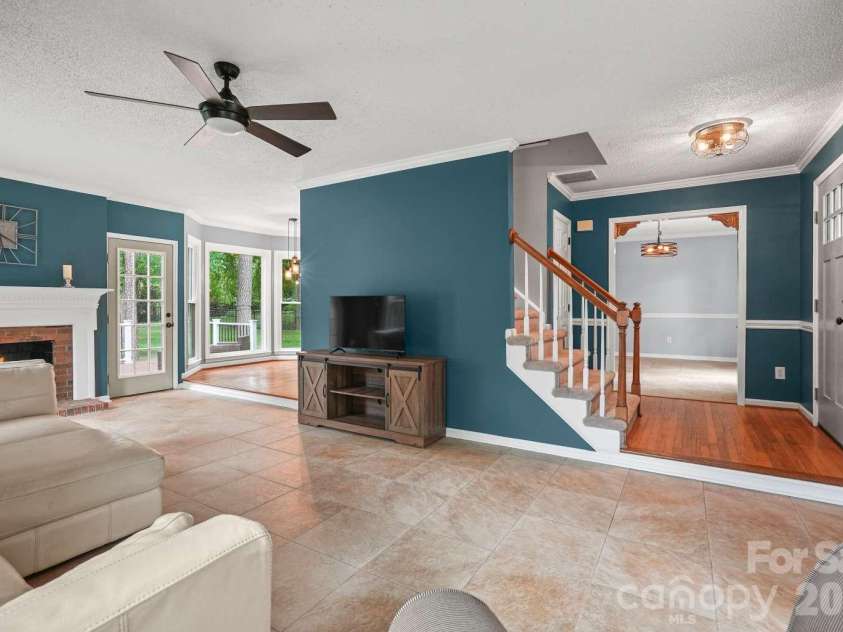 612 Grays Creek Lane, Charlotte, NC 28214.  MLS# CAR4412126, YatesRealty ID 42515. 