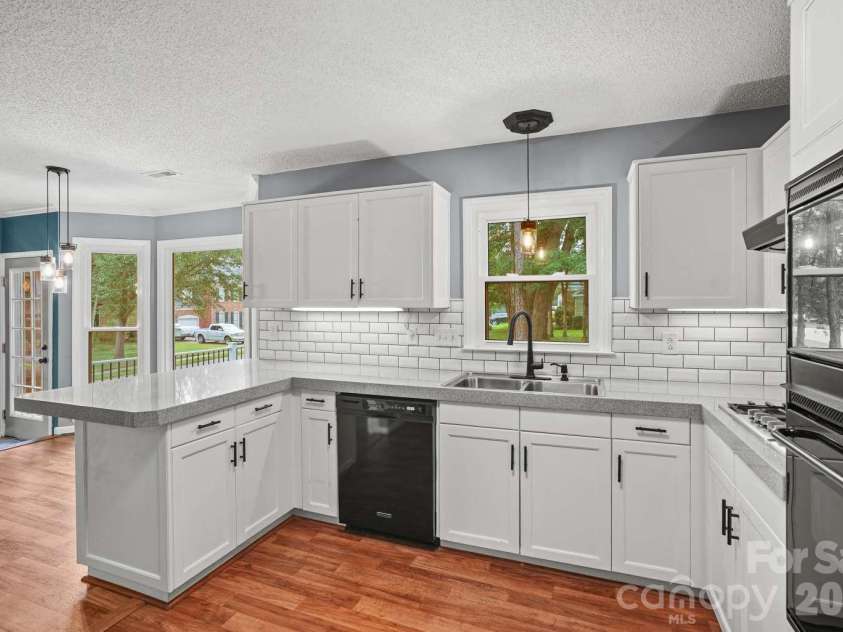 612 Grays Creek Lane, Charlotte, NC 28214.  MLS# CAR4412126, YatesRealty ID 42515. 