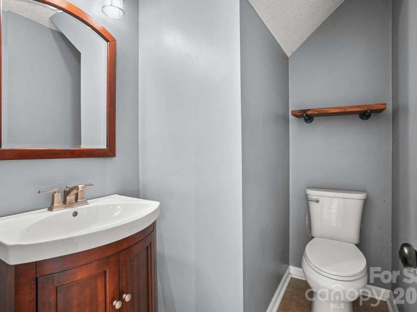 612 Grays Creek Lane, Charlotte, NC 28214.  MLS# CAR4412126, YatesRealty ID 42515. 