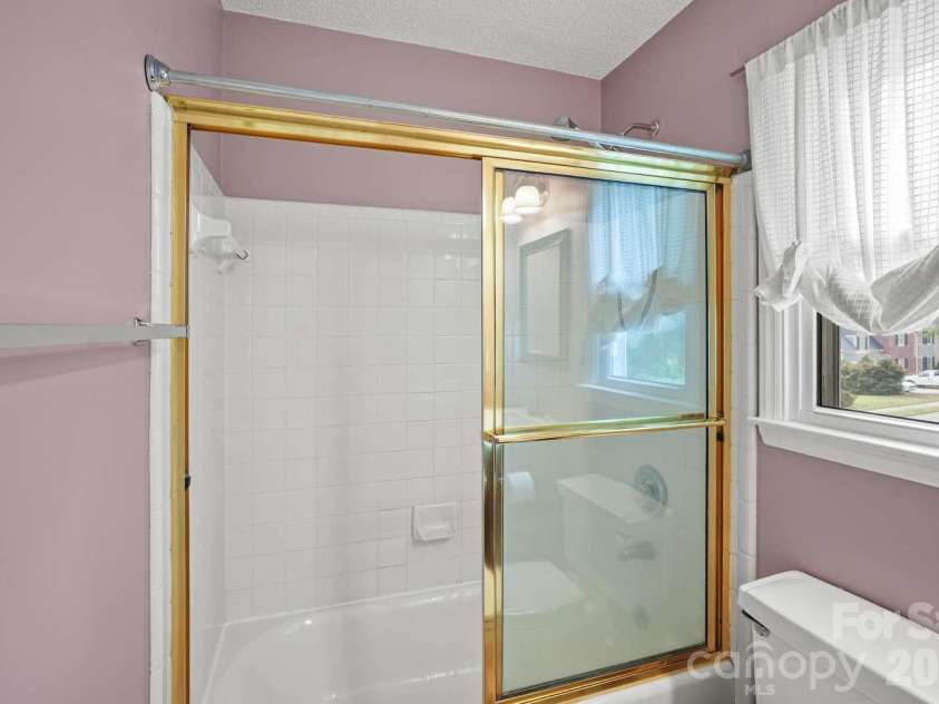 612 Grays Creek Lane, Charlotte, NC 28214.  MLS# CAR4412126, YatesRealty ID 42515. 