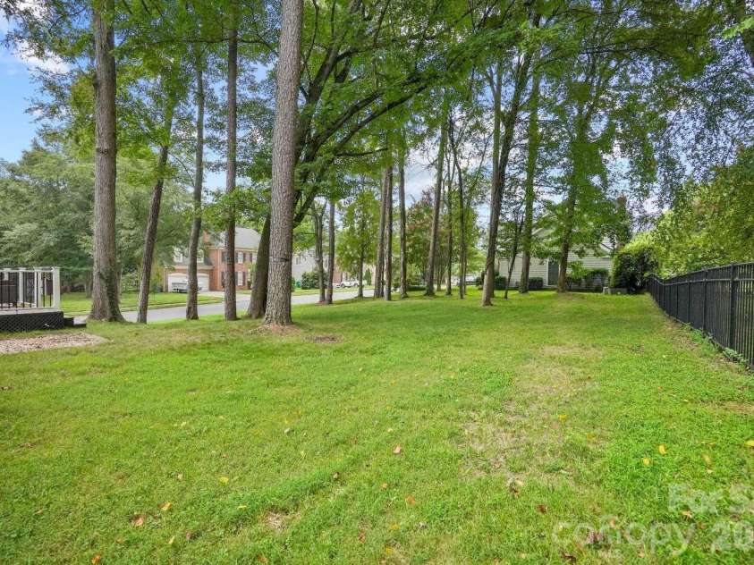 612 Grays Creek Lane, Charlotte, NC 28214.  MLS# CAR4412126, YatesRealty ID 42515. 