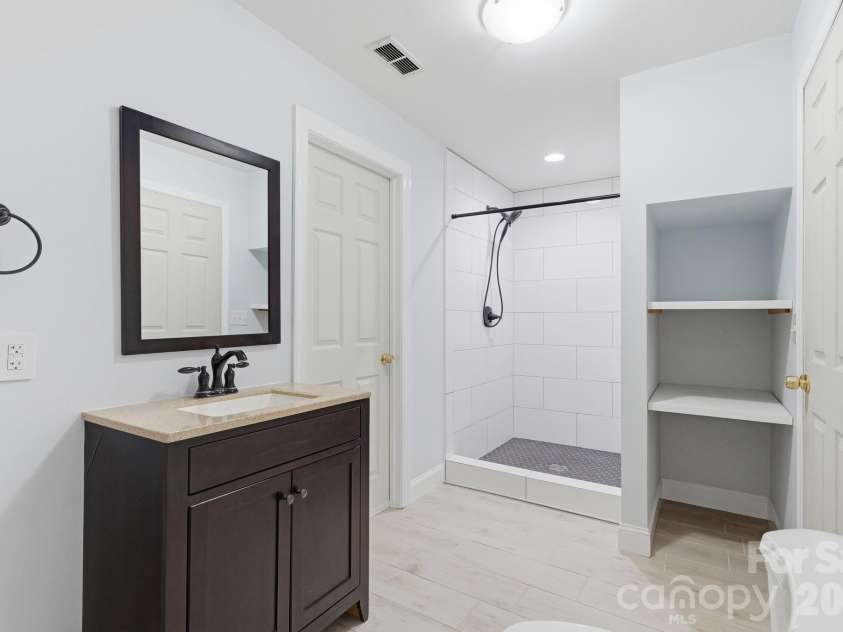 1366 Crown Ridge Drive, Fort Mill, SC 29708.  MLS# CAR4397987, YatesRealty ID 42516. 