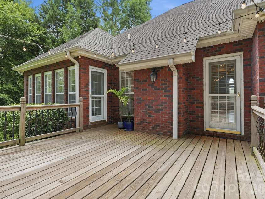 1366 Crown Ridge Drive, Fort Mill, SC 29708.  MLS# CAR4397987, YatesRealty ID 42516. 