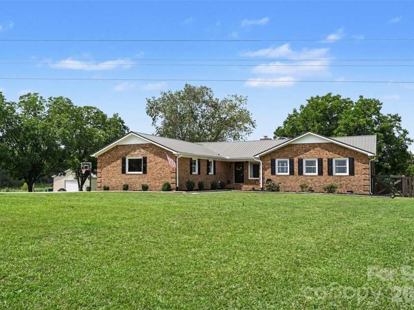 5718 White Store Road, Wingate, NC 28174.  MLS# CAR4411897, YatesRealty ID 42518. 