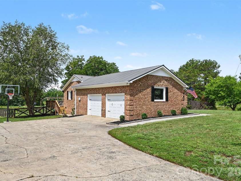 5718 White Store Road, Wingate, NC 28174.  MLS# CAR4411897, YatesRealty ID 42518. 