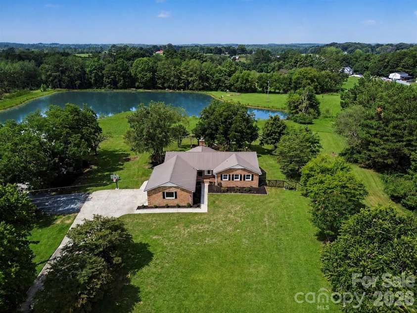 5718 White Store Road, Wingate, NC 28174.  MLS# CAR4411897, YatesRealty ID 42518. 
