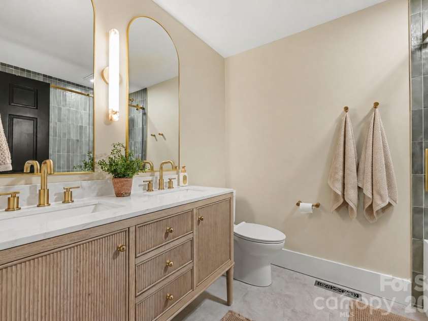 5718 White Store Road, Wingate, NC 28174.  MLS# CAR4411897, YatesRealty ID 42518. Main Bathroom