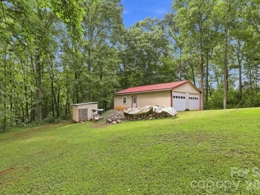 175 Riverfield Drive, Statesville, NC 28625.  MLS# CAR4412782, YatesRealty ID 42519. 