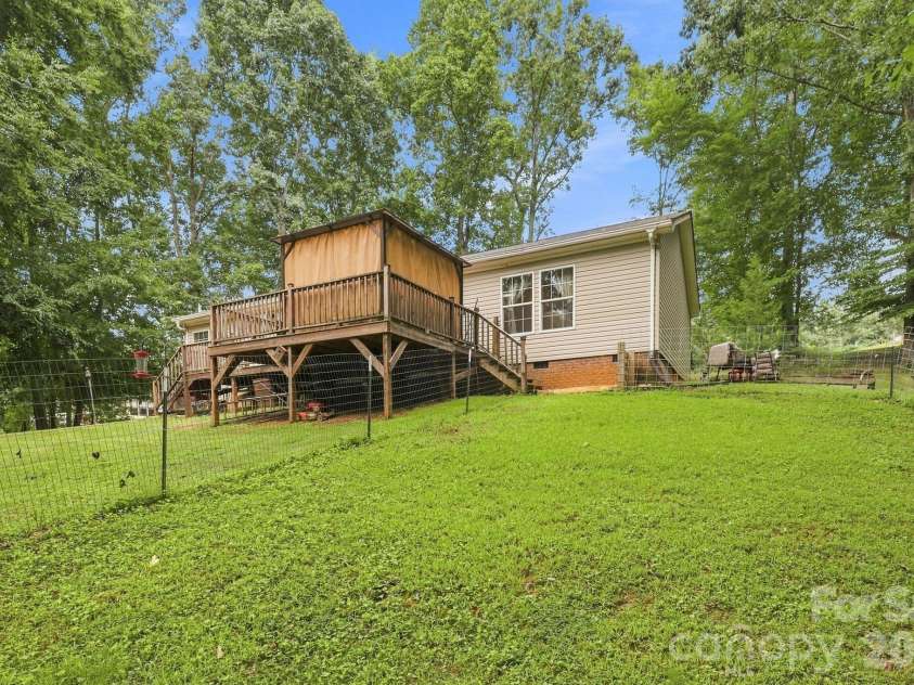 175 Riverfield Drive, Statesville, NC 28625.  MLS# CAR4412782, YatesRealty ID 42519. 