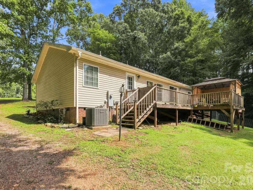 175 Riverfield Drive, Statesville, NC 28625.  MLS# CAR4412782, YatesRealty ID 42519. 