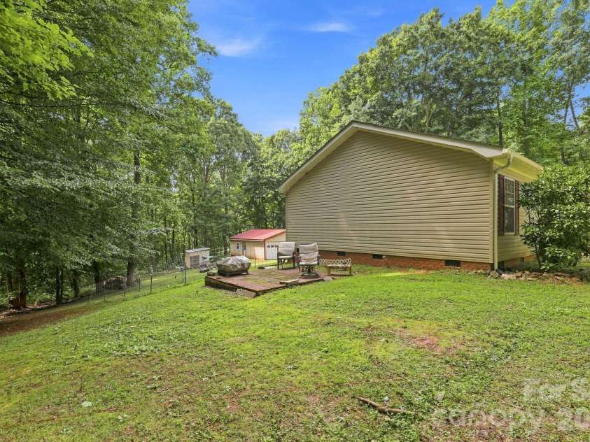 175 Riverfield Drive, Statesville, NC 28625.  MLS# CAR4412782, YatesRealty ID 42519. 