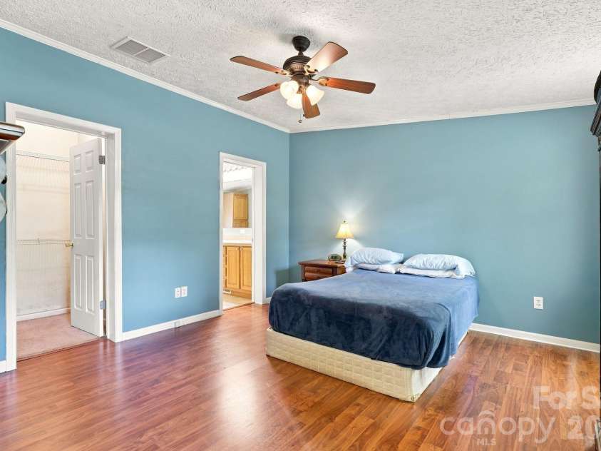 175 Riverfield Drive, Statesville, NC 28625.  MLS# CAR4412782, YatesRealty ID 42519. 