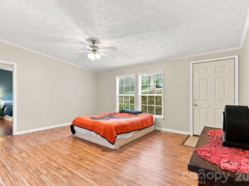 175 Riverfield Drive, Statesville, NC 28625.  MLS# CAR4412782, YatesRealty ID 42519. 