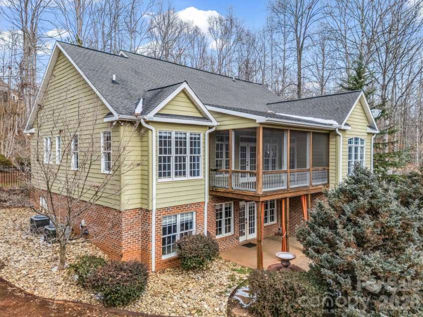 150 William Gilbert Loop, Rutherfordton, NC 28139.  MLS# CAR4342892, YatesRealty ID 4252. 