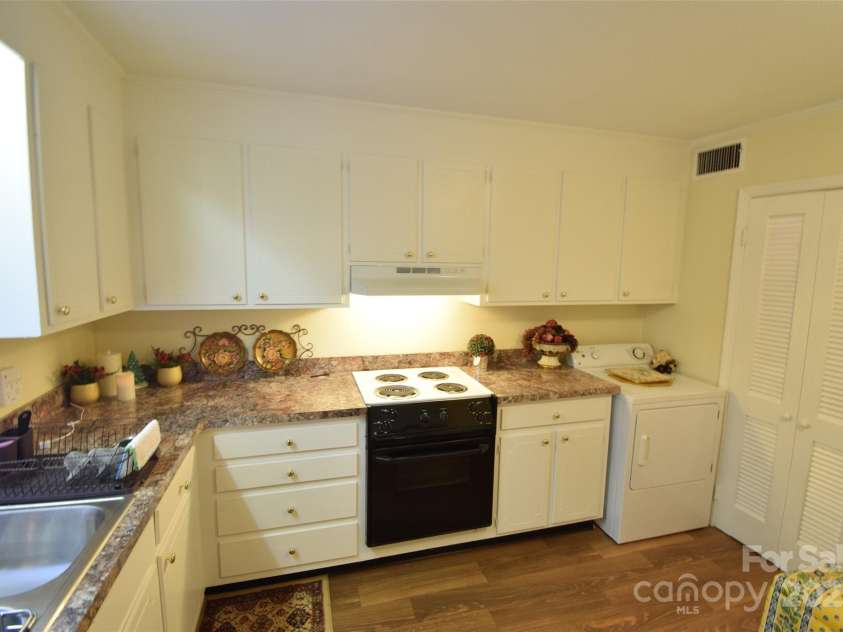 623 New Hope Road, Gastonia, NC 28054.  MLS# CAR4317091, YatesRealty ID 4252. 