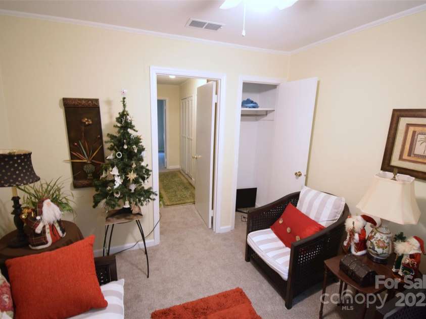 623 New Hope Road, Gastonia, NC 28054.  MLS# CAR4317091, YatesRealty ID 4252. 