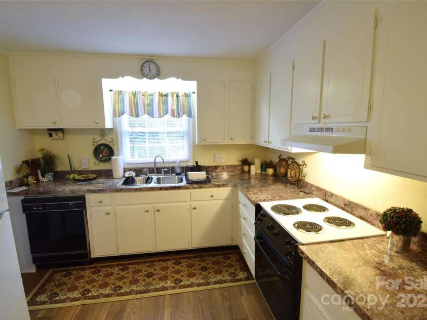 623 New Hope Road, Gastonia, NC 28054.  MLS# CAR4317091, YatesRealty ID 4252. 