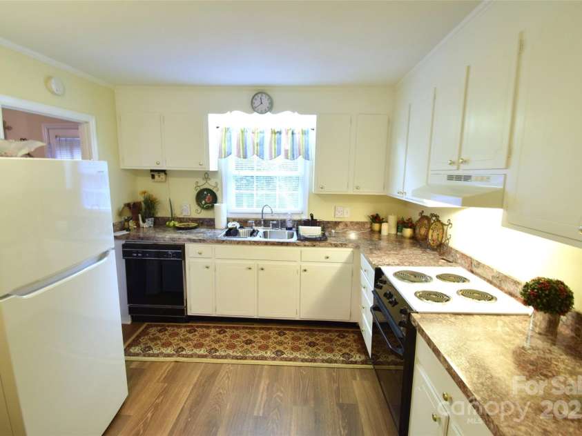 623 New Hope Road, Gastonia, NC 28054.  MLS# CAR4317091, YatesRealty ID 4252. 