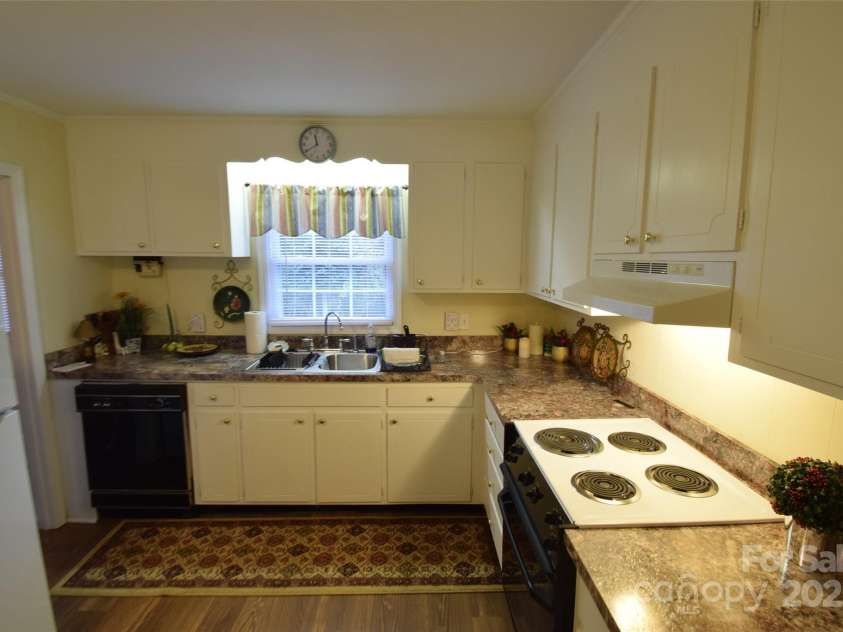 623 New Hope Road, Gastonia, NC 28054.  MLS# CAR4317091, YatesRealty ID 4252. 