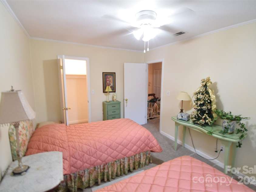 623 New Hope Road, Gastonia, NC 28054.  MLS# CAR4317091, YatesRealty ID 4252. 