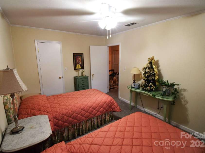 623 New Hope Road, Gastonia, NC 28054.  MLS# CAR4317091, YatesRealty ID 4252. 