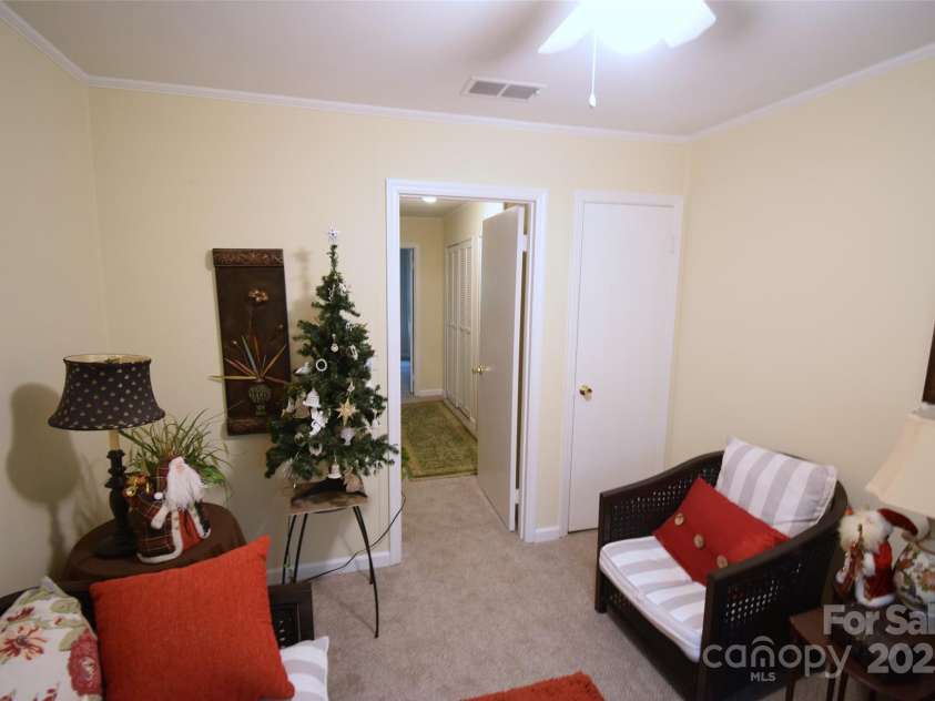 623 New Hope Road, Gastonia, NC 28054.  MLS# CAR4317091, YatesRealty ID 4252. 