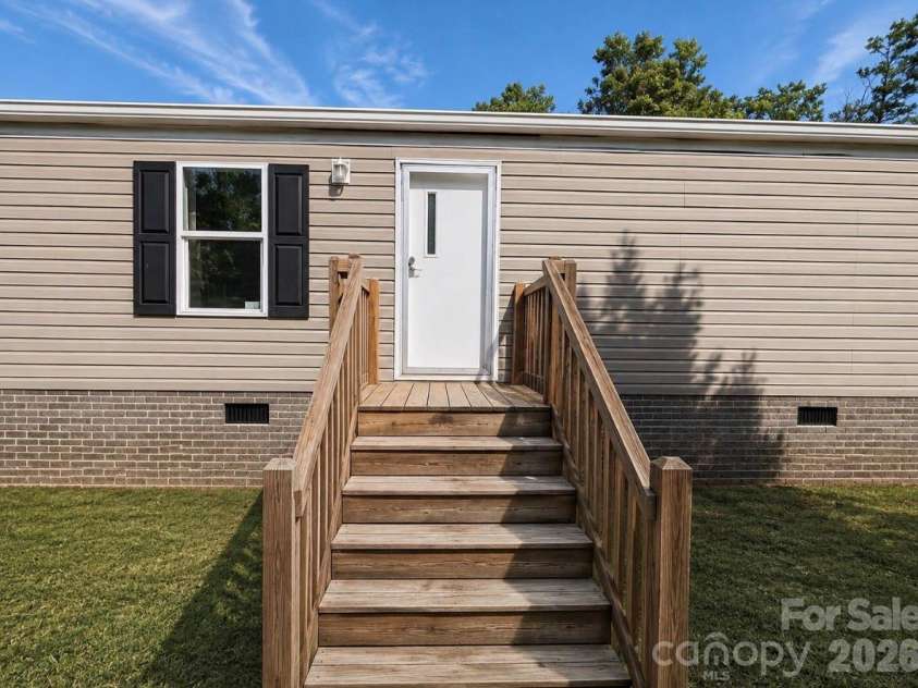 182 Left Fork Road, Pickens, SC 29671.  MLS# CAR4384235, YatesRealty ID 42521. 