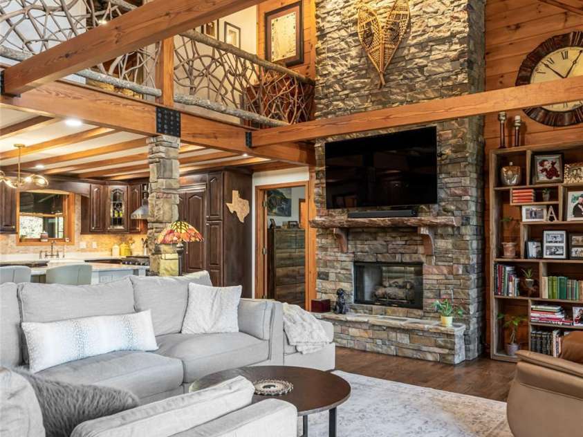 580 Flying Hawk Trail, Waynesville, NC 28786.  MLS# CAR4410856, YatesRealty ID 42522. 
