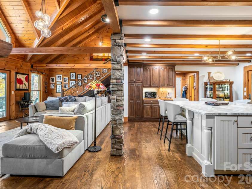 580 Flying Hawk Trail, Waynesville, NC 28786.  MLS# CAR4410856, YatesRealty ID 42522. 