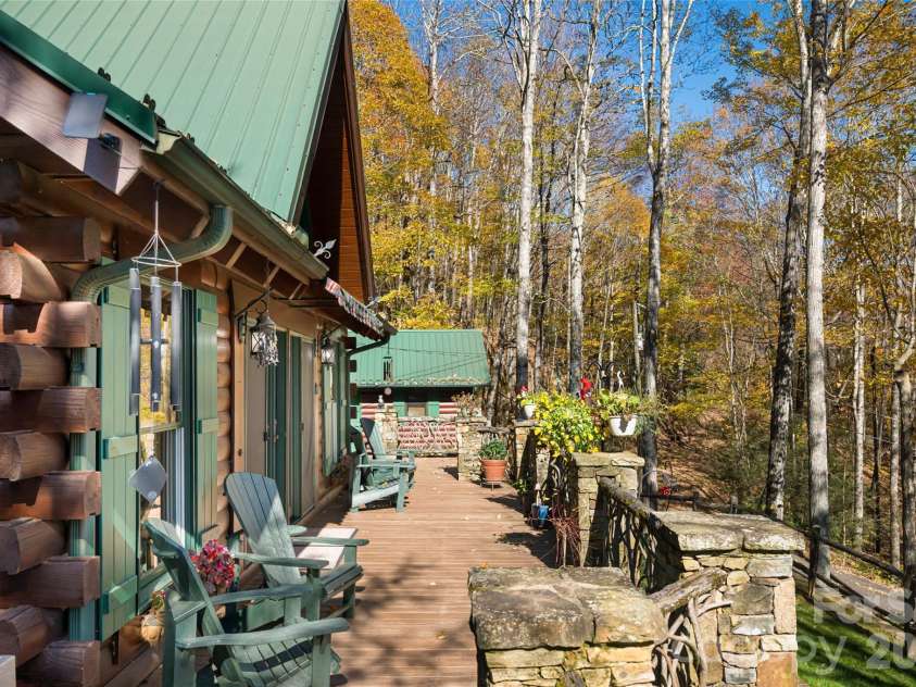 580 Flying Hawk Trail, Waynesville, NC 28786.  MLS# CAR4410856, YatesRealty ID 42522. 