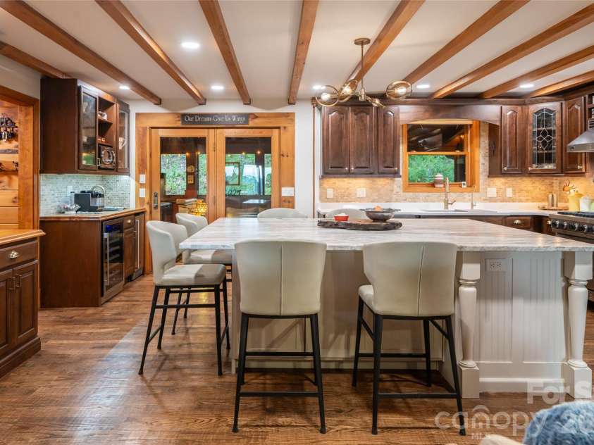 580 Flying Hawk Trail, Waynesville, NC 28786.  MLS# CAR4410856, YatesRealty ID 42522. 
