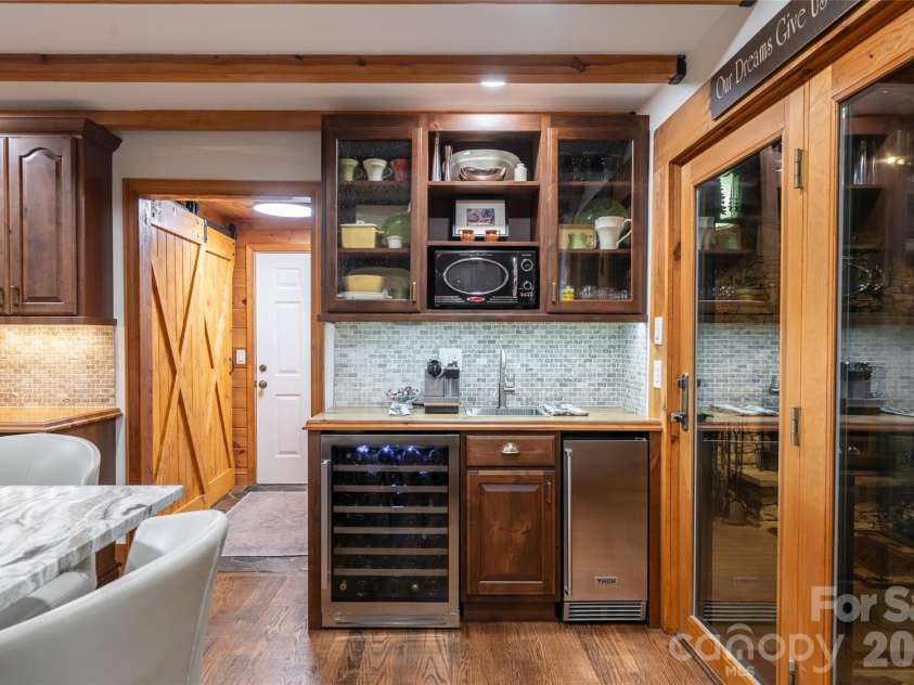 580 Flying Hawk Trail, Waynesville, NC 28786.  MLS# CAR4410856, YatesRealty ID 42522. 