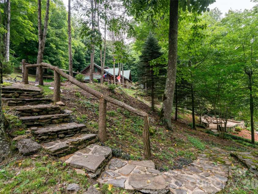 580 Flying Hawk Trail, Waynesville, NC 28786.  MLS# CAR4410856, YatesRealty ID 42522. 