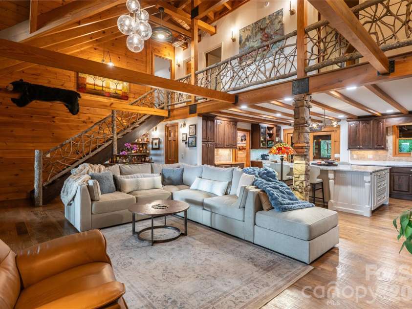 580 Flying Hawk Trail, Waynesville, NC 28786.  MLS# CAR4410856, YatesRealty ID 42522. 